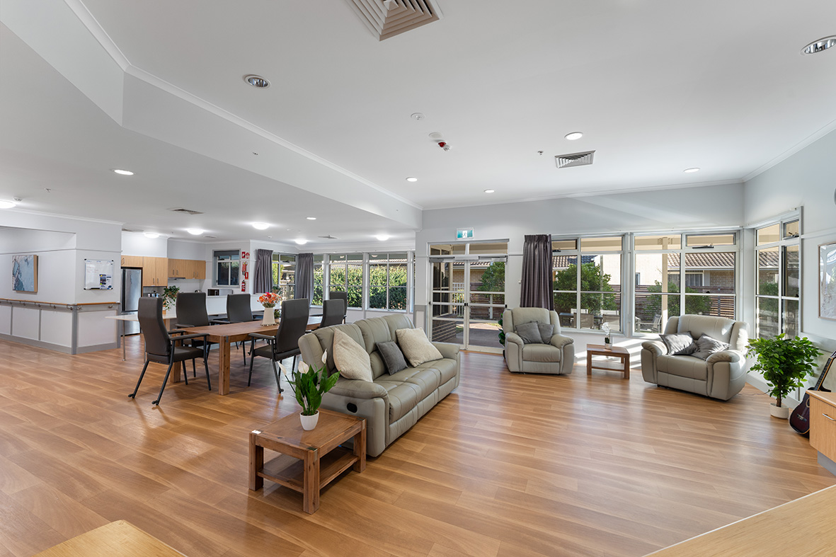 DOWNLOAD: Jacaranda House - Medium Term Accommodation that feels like home